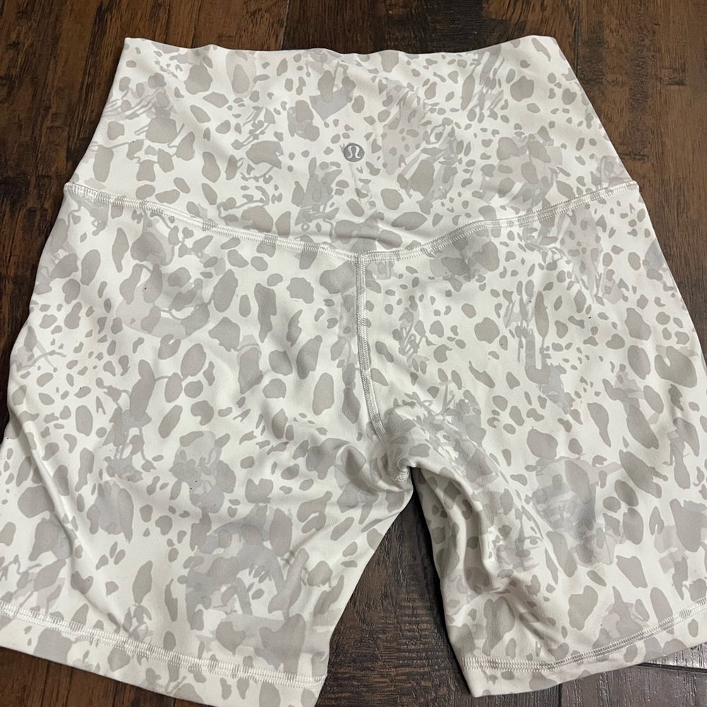 Size 6 align biker short no flaws